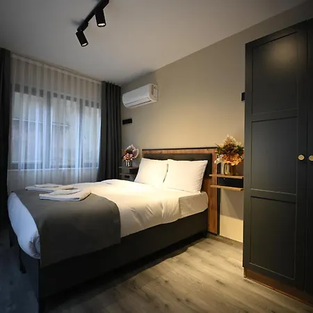 Skyline Suits Apartment *